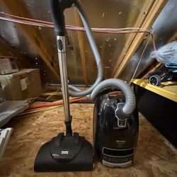 Miele Complete C3 Kona (SGFE0) Canister Vacuum - Powerful, HEPA, Tested & Ready