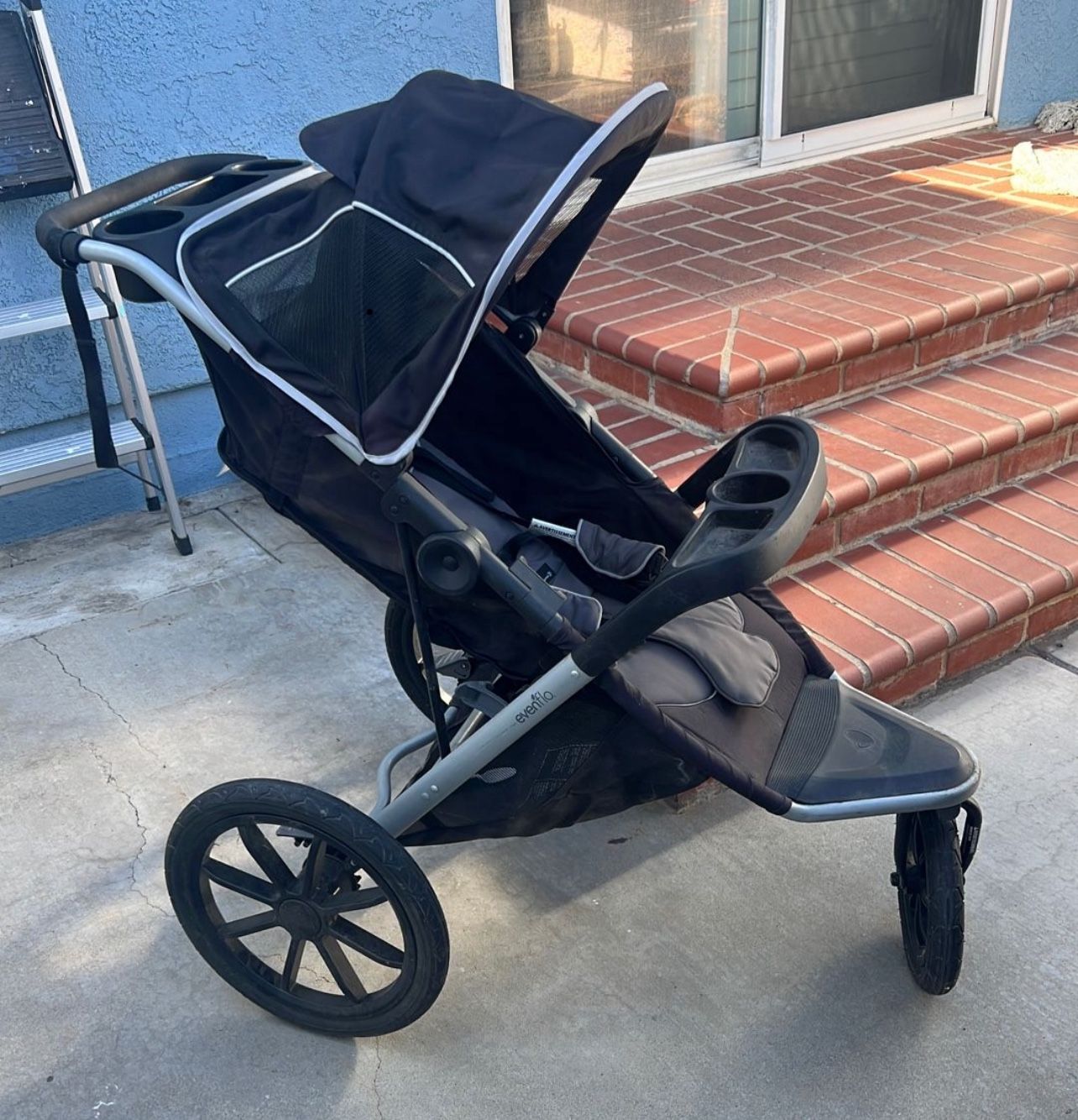 Evenflo Running Stroller