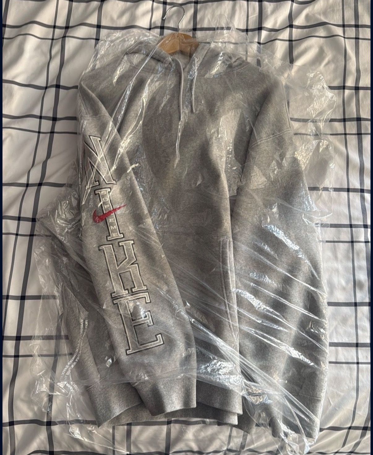 SUPREME NIKE HOODIE 