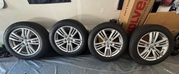Infiniti wheels and tires