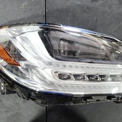 MINT Lincoln Navigator Headlight head light 2018 2019 2020 2021 2022 Part $690