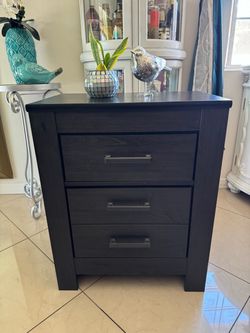 1 night stand in good condition