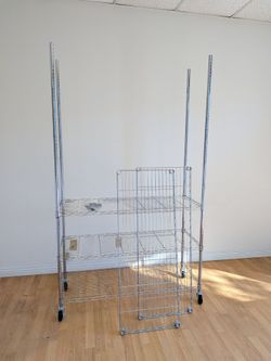 Wire shelves unit
