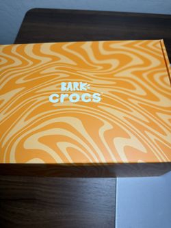 Dog Crocs Size M "New"