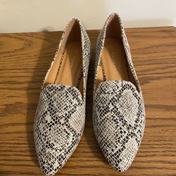 NWT Woman’s Rampage Snake Skin Print Slip On Flats Size 8