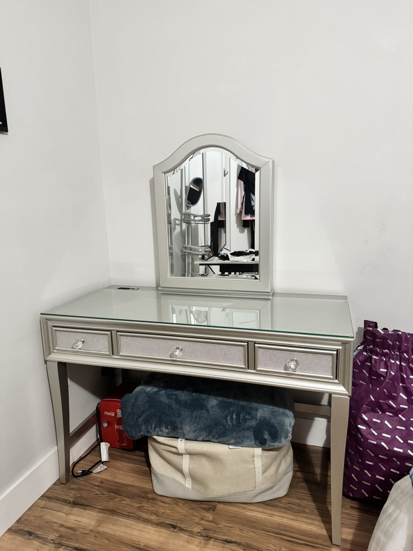 Vanity With Mirror Storage & Outlet
