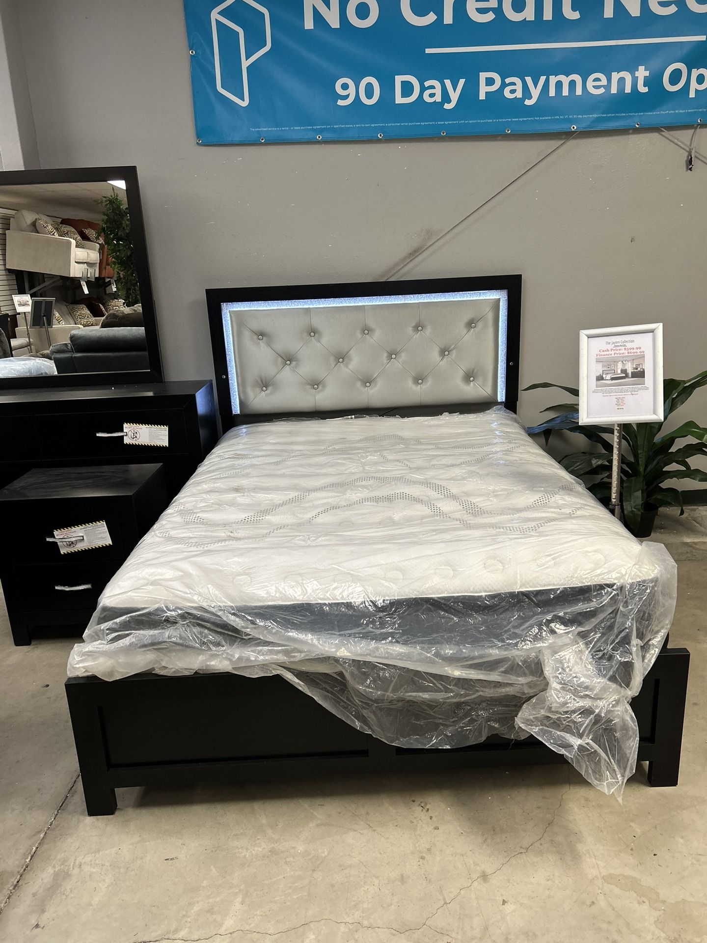 4 Pcs Bedroom Set Bedframe Dresser Mirror Nightstand 