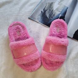 High platform slippers UGG
