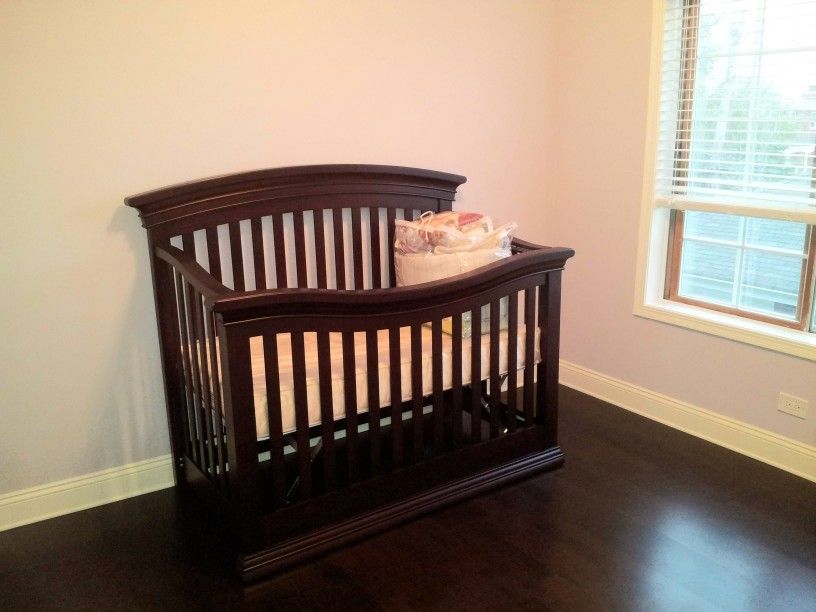 Sorelle Verona 4 in 1 Convertible Crib in Espresso