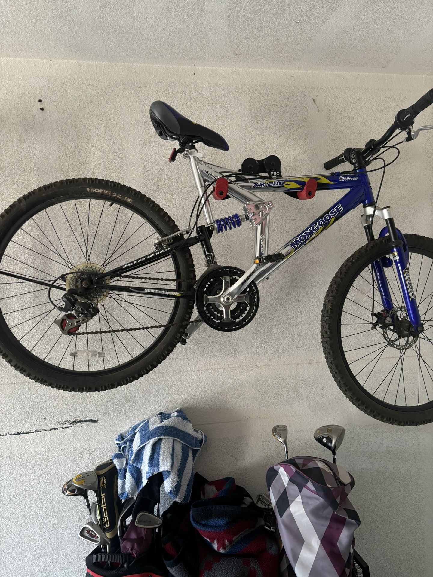 XR200 Mongoose Bike
