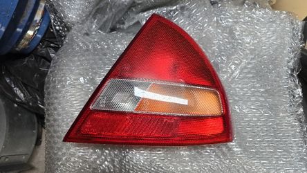 96-2001 Lancer Passenger Side Tail Light