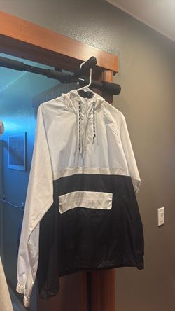 White and Black Pullover Windbreaker Jacket size L