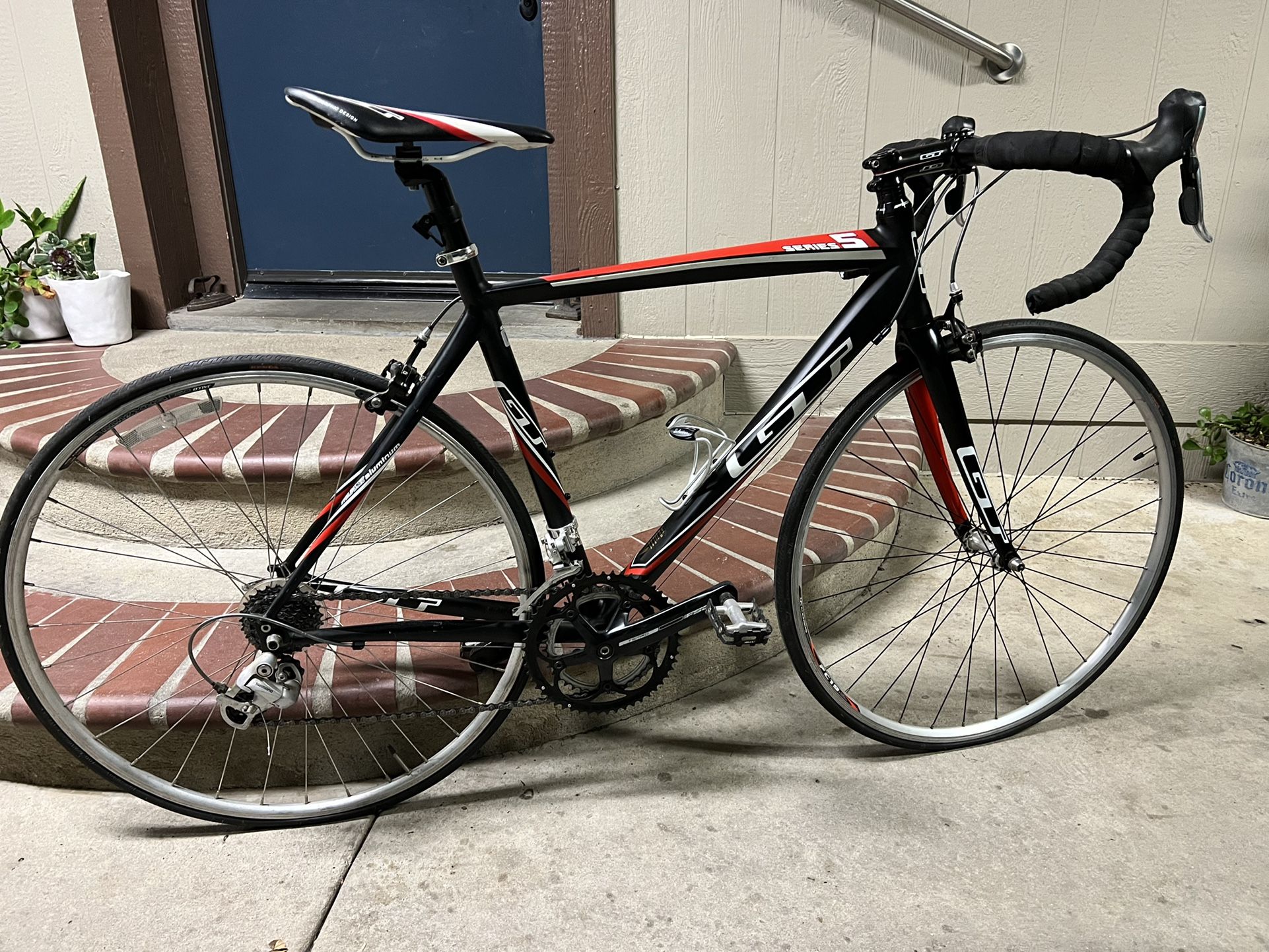 GT Series 5 Road Bike