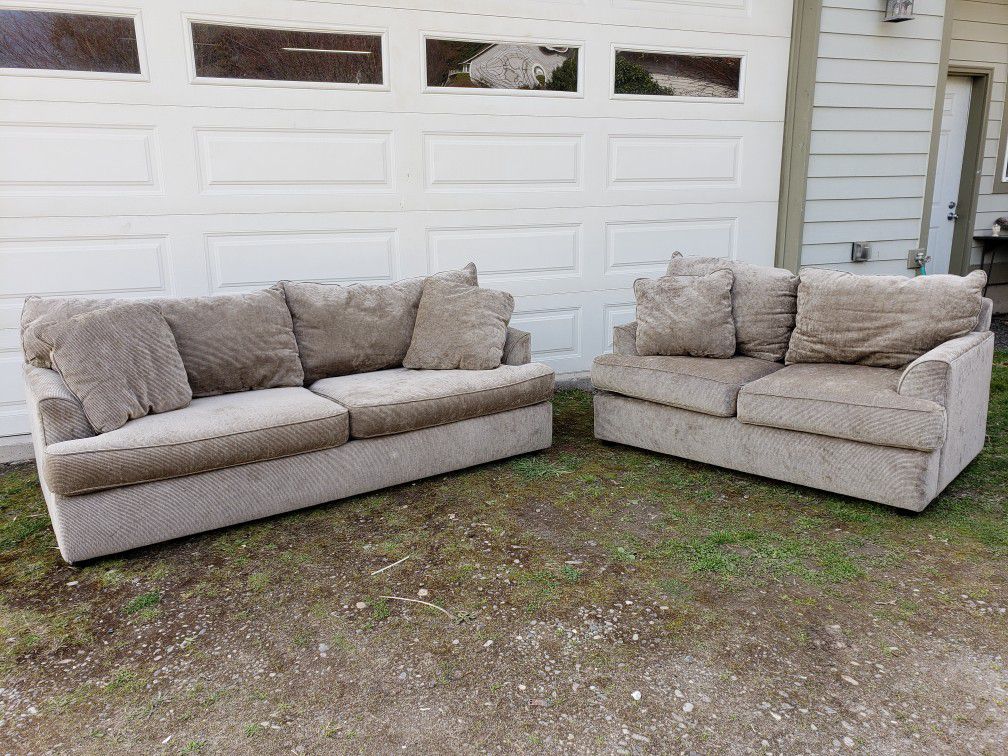 Bauhaus Couch and Loveseat (Excellent Condition)