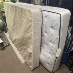 FREE Queen Size Bed Set 