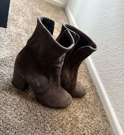 Gray via spaga suede boots size 6.5