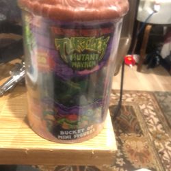 Teenage Mutant Mayhem Bucket Of 50