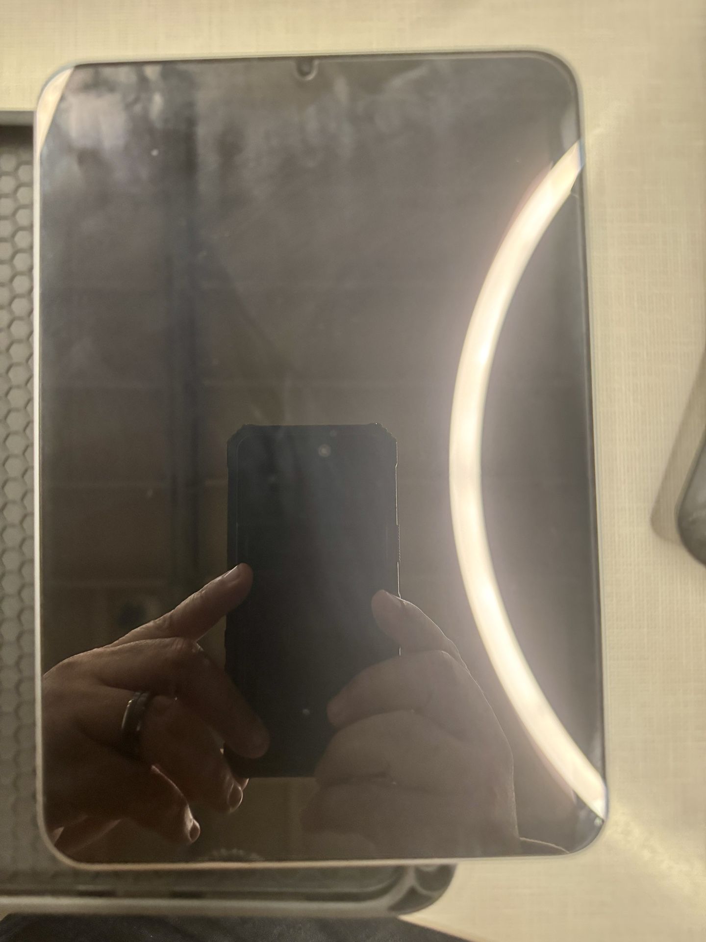 ipad mini 7 A17 128 gig wifi 