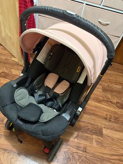 Carseat with base doona