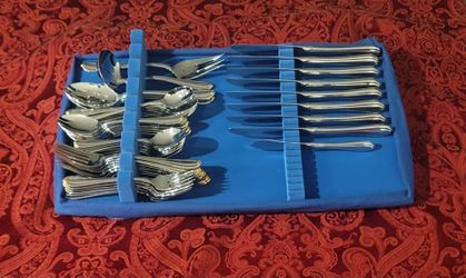 54 pc Gorham Golden Melon Bud Stainless Steel Flatware with Gold Trim