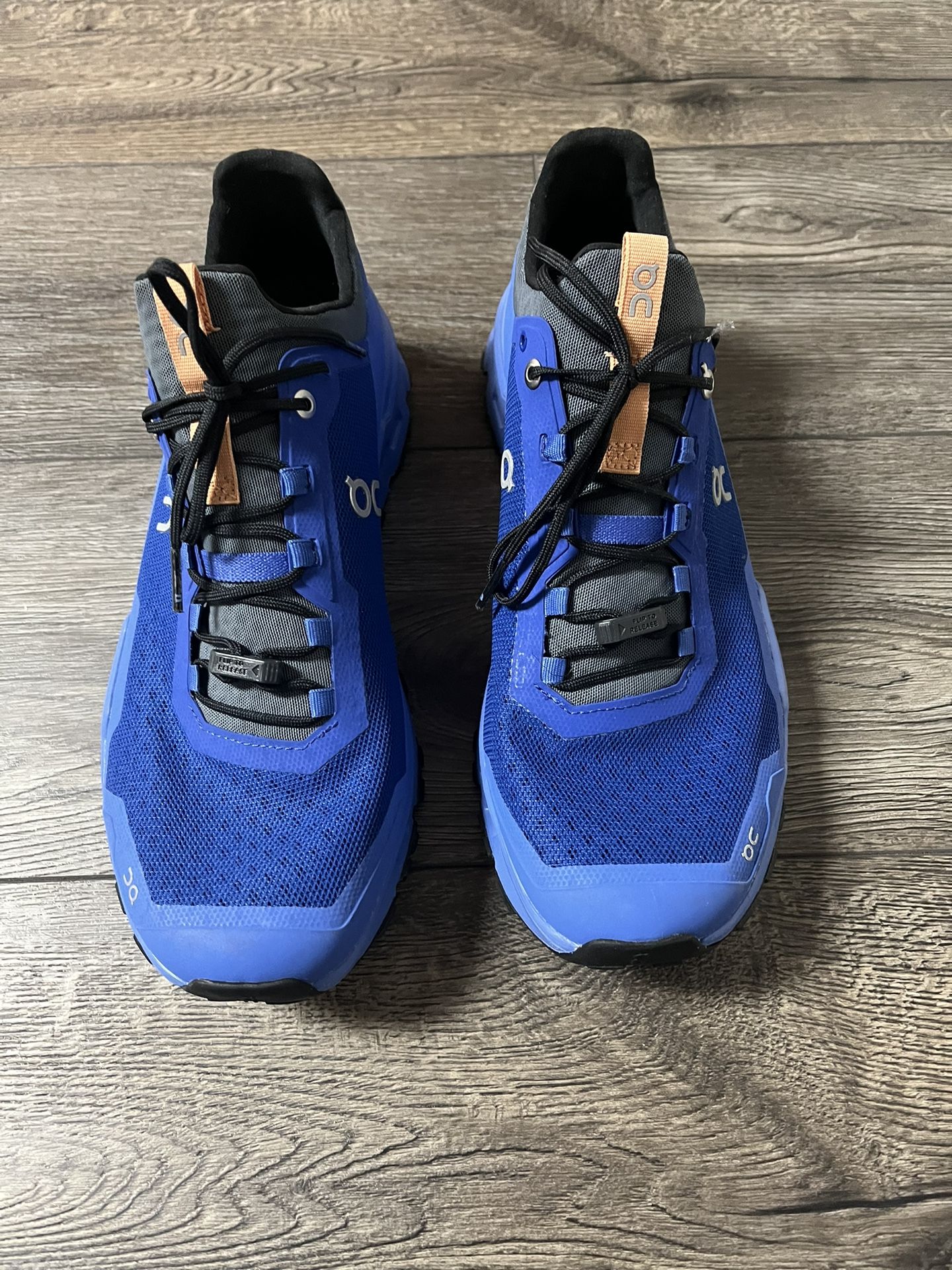 ON CLOUD Men’s Shoes Sz 9.5 New