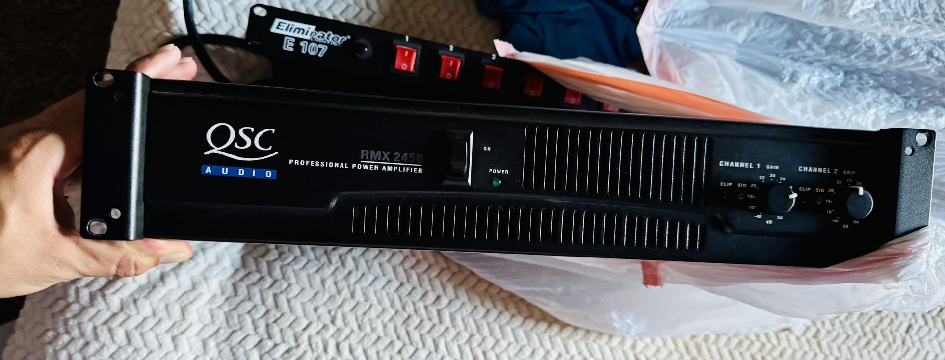RMX 2450 PROFESSIONAL POWER AMPLIFIER