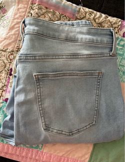 New Women's LC Lauren Conrad Midrise Boyfriend Ankle Jeans. Size 16. Light Blue Faded (Johnstown OH)