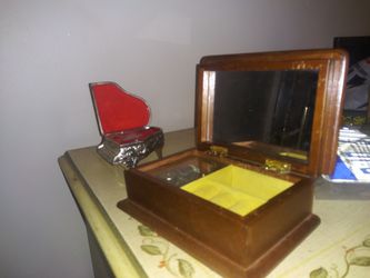 Music boxes offer up
