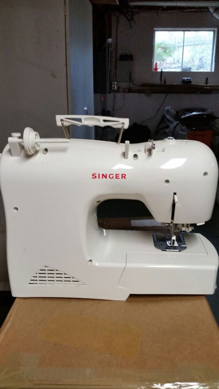 Sewing machine for Sale in Asheville, NC OfferUp