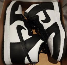 Nike Dunks White Black Size 9