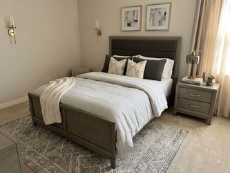 Queen Bedroom Set