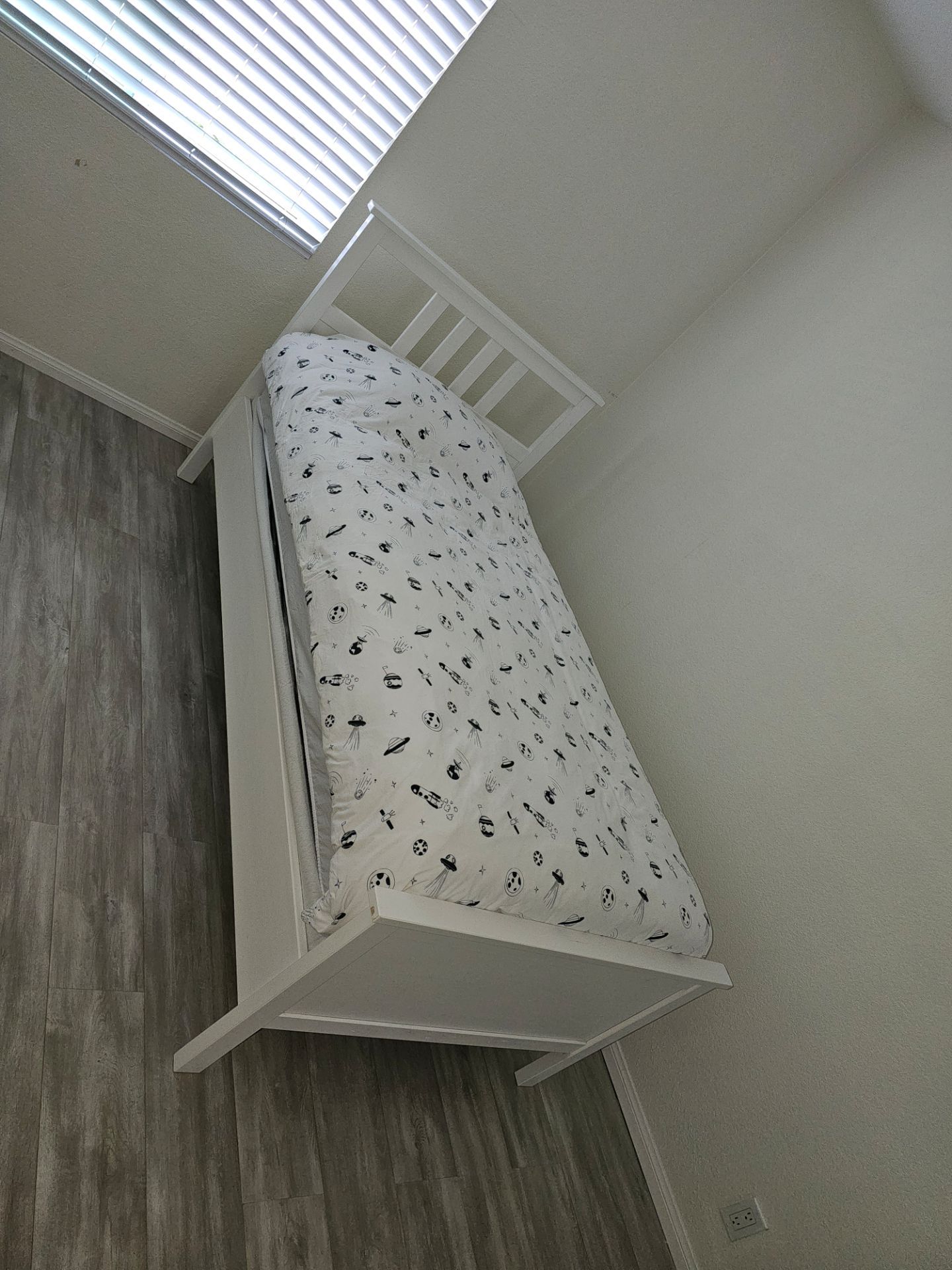 Twin bed frame / metal box spring / and brand new mattres