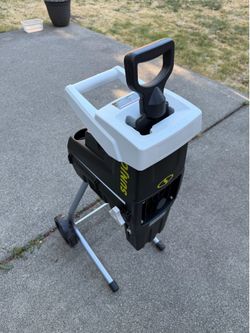 Sun Joe wood chipper mulcher
