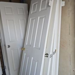 6 panels white interior doors in good condition (Please read the description of the post)