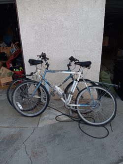 Old ass Diamond Back Bikes