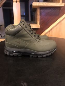 Nike boots size 8