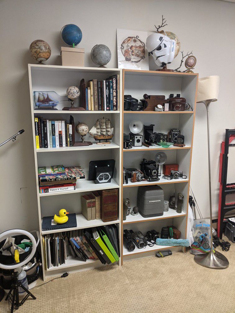 Shelves/Bookshelves/Bookcases