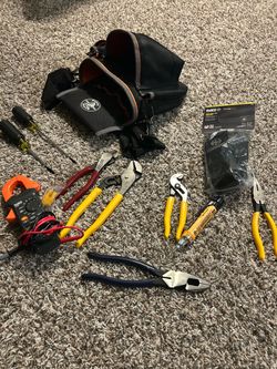 Electrician tool set