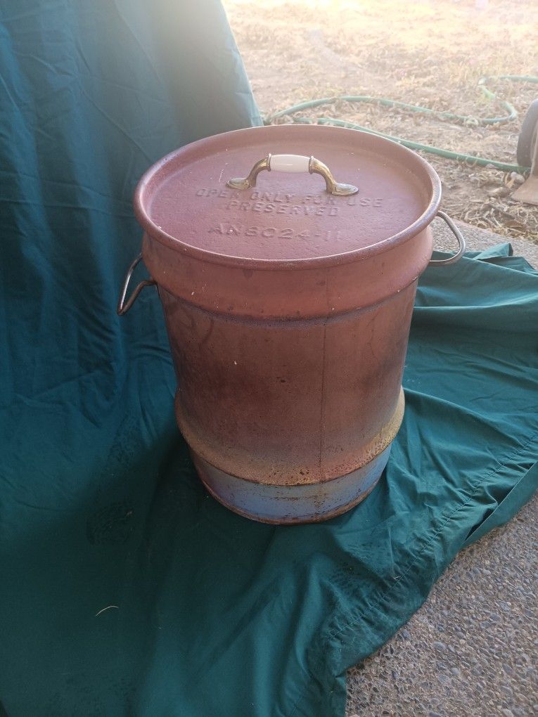 Old Can with handles and lid