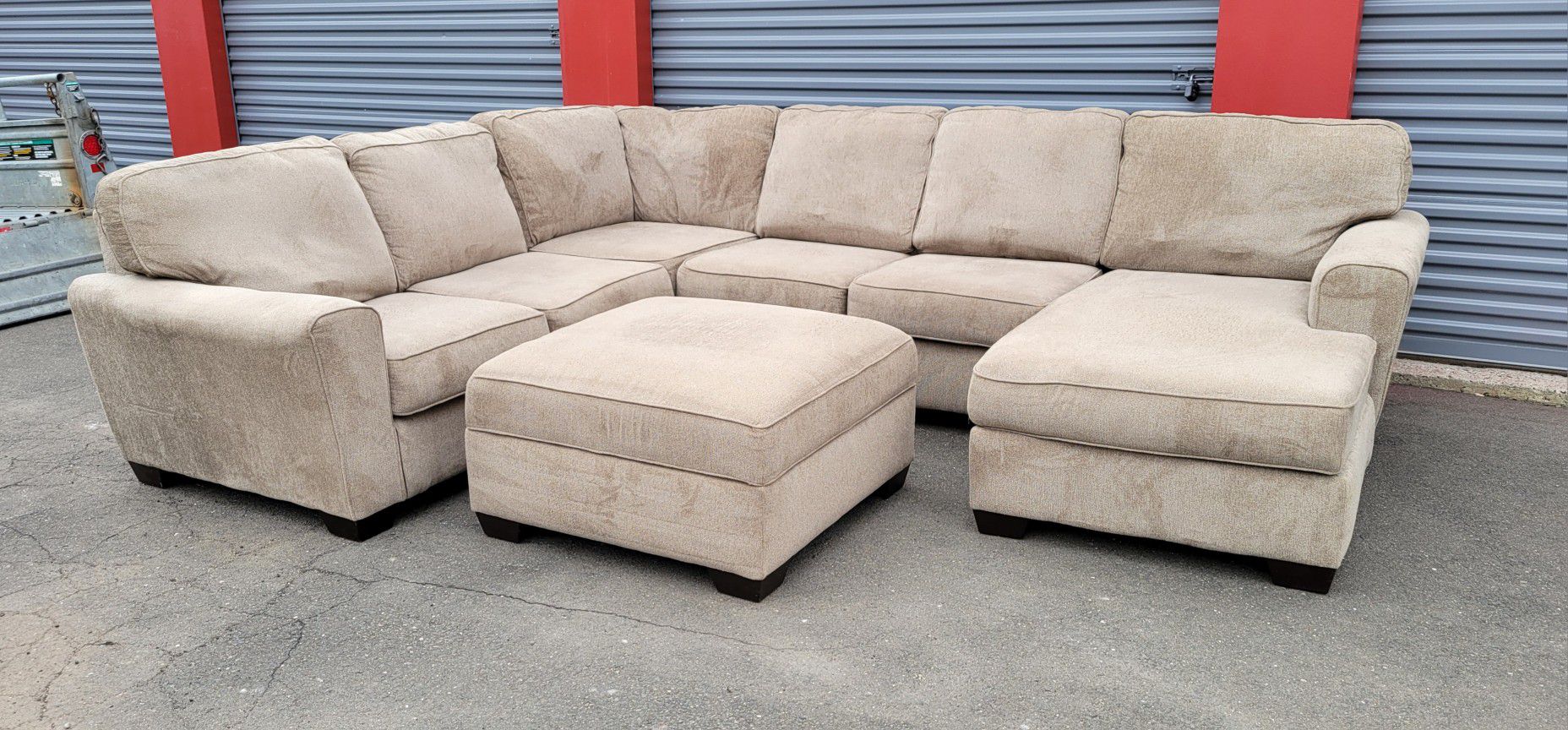 Large 5 Piece Sectional Couch With Ottoman