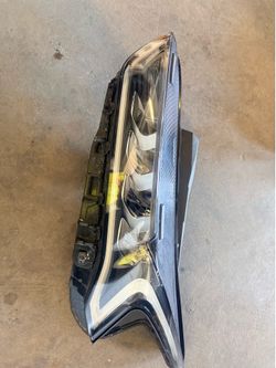 2022 Kia K5 left headlight