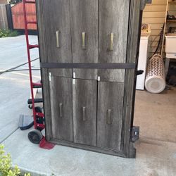 Dresser pick Up Tonight