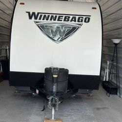 17 Foot Winnebago Mini