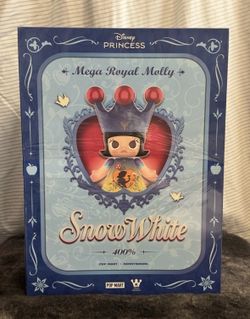POP MART Mega Royal Molly 400% Snow White