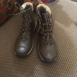 New Women’s Hiking Boots