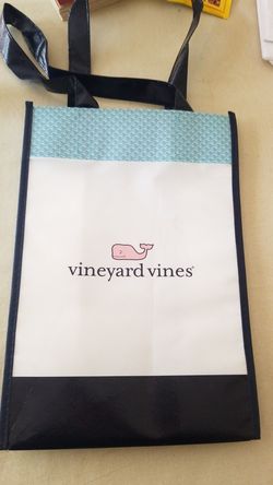 Vineyard vines bag