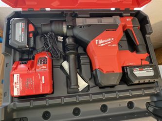 MILWAUKEE…..1-3/4 SDS/Max Rotary Hammer Kit W/ One key