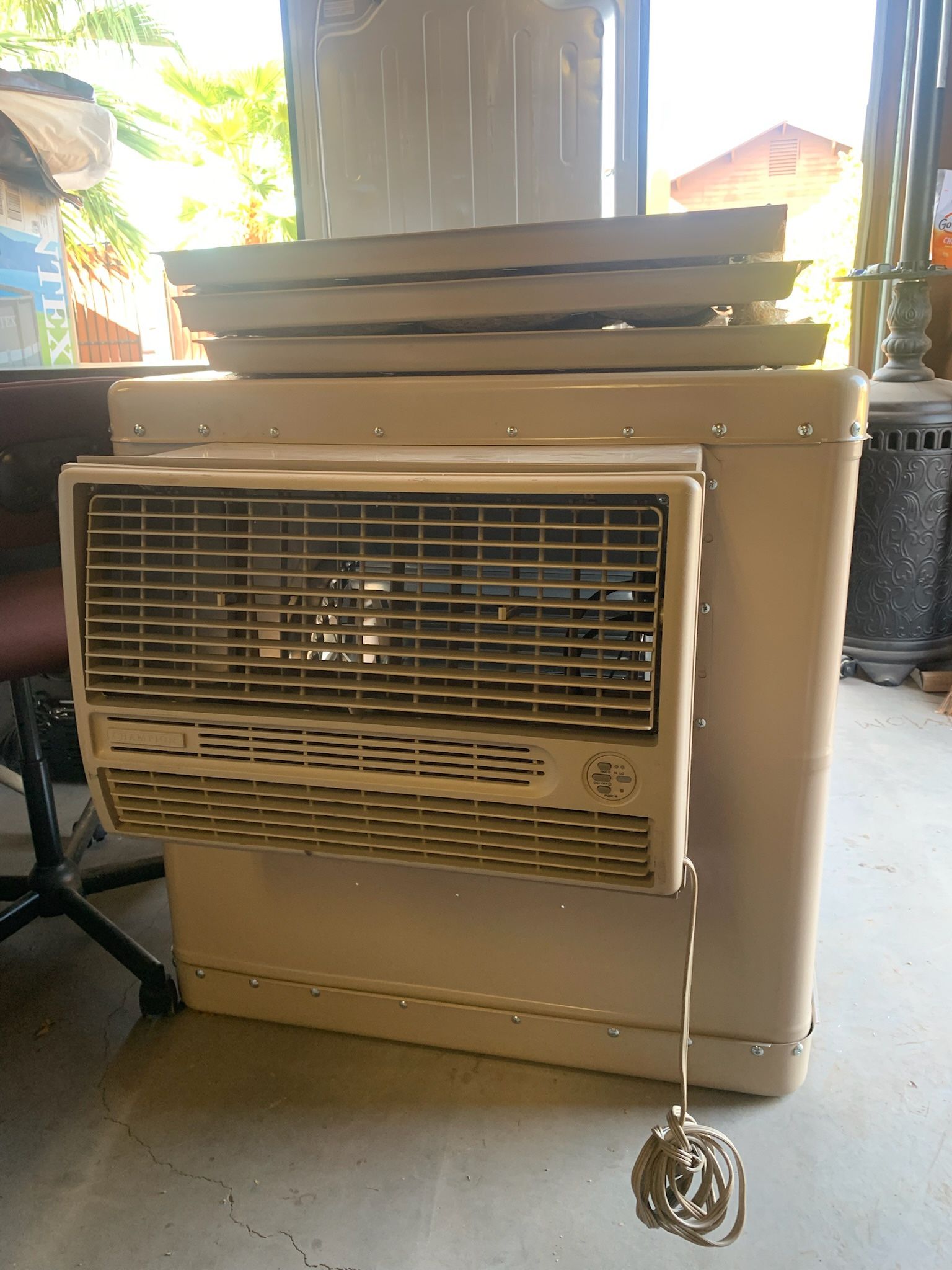 **4700 CFM 2 SPEED WINDOW EVAPORATIVE COOLER/AC|1600 SQ FT