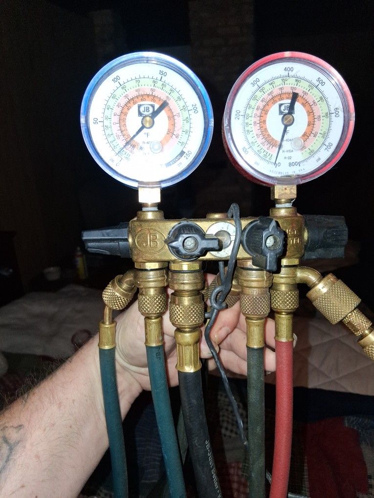 HVAC Refrigerant Guages 404A,410A,R-22. 4 Valve JB Industries Excellent Condition Hises Come with