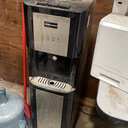 Water dispensary